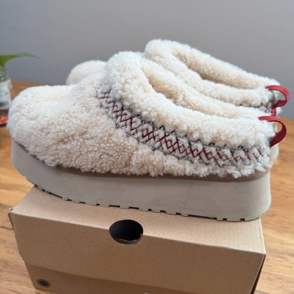 UGG women’s Tazz platform Sherpa size 8 - Picture 5 of 7